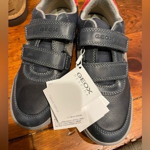 NWT Geox Respira boys shoes - size 3 / eu34. Son had a growth spurt.